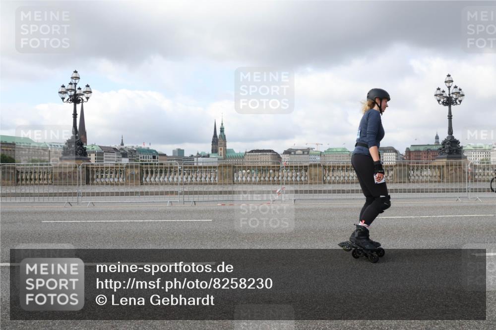 29.06.2025 - hella hamburg halbmarathon Lena Gebhardt http://msf.ph/oto/8258230 29.06.2025 09:03:29 Lombardsbrücke  meine-sportfotos.de