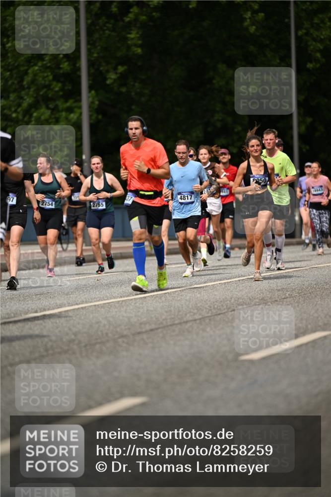 29.06.2025 - hella hamburg halbmarathon Dr. Thomas Lammeyer http://msf.ph/oto/8258259 29.06.2025 10:35:10 Kennedybrücke 1059, 1097, 1472, 1547, 1773, 1979, 2414, 2505, 2569, 2754, 2755, 2914, 3131, 3281, 3443, 4561, 4817, 5437, 5943, 6057, 6195, 6546, 6616, 6725, 6787, 7351, 7604, 7772, 8050, 8812, 8941, 9937, 10989 meine-sportfotos.de