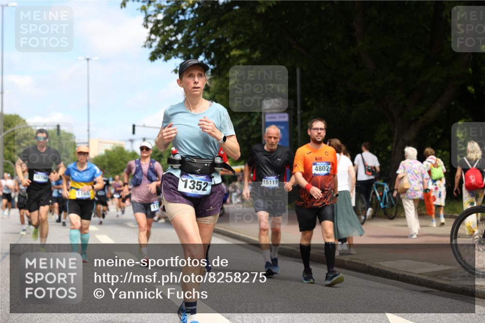 29.06.2025 - hella hamburg halbmarathon Yannick Fuchs http://msf.ph/oto/8258275 29.06.2025 11:27:55 20KM 1078, 1159, 1160, 1275, 1298, 1300, 1324, 1352, 1557, 2022, 2199, 2933, 3311, 3871, 3880, 3958, 4444, 4555, 4624, 4802, 4970, 5557, 5611, 5718, 5733, 6440, 7975, 8257, 8258, 8914, 9034, 10335, 10434, 10798, 11587, 11928, 12097, 12237, 12238, 12336, 12408, 12605, 12826, 12827, 13092, 13168, 13311, 13422, 13535, 14305, 15119, 15405, 15612, 15951, 15957, 17272, 17385, 17412, 18087, 18524, 18578, 18809, 18929, 19006 meine-sportfotos.de