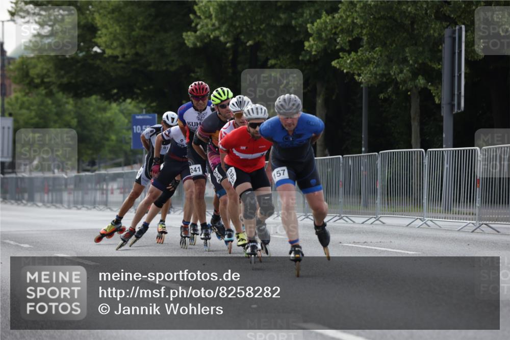 29.06.2025 - hella hamburg halbmarathon Jannik Wohlers http://msf.ph/oto/8258282 29.06.2025 08:49:24 Lombardsbrücke  meine-sportfotos.de