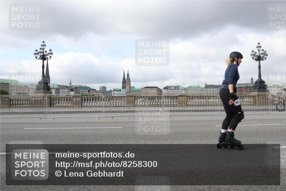 29.06.2025 - hella hamburg halbmarathon Lena Gebhardt http://msf.ph/oto/8258300 29.06.2025 09:03:29 Lombardsbrücke  meine-sportfotos.de