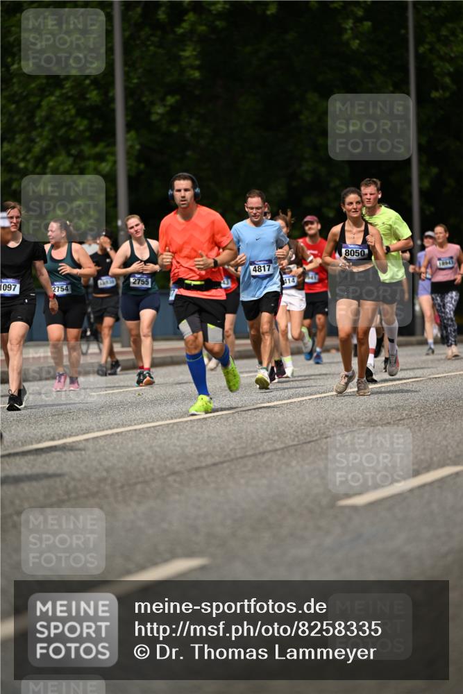 29.06.2025 - hella hamburg halbmarathon Dr. Thomas Lammeyer http://msf.ph/oto/8258335 29.06.2025 10:35:10 Kennedybrücke 1059, 1097, 1472, 1547, 1773, 1979, 2414, 2505, 2569, 2754, 2755, 2914, 3131, 3281, 3443, 4561, 4817, 5437, 5943, 6057, 6195, 6546, 6616, 6725, 6787, 7351, 7604, 7772, 8050, 8812, 8941, 9937, 10989 meine-sportfotos.de