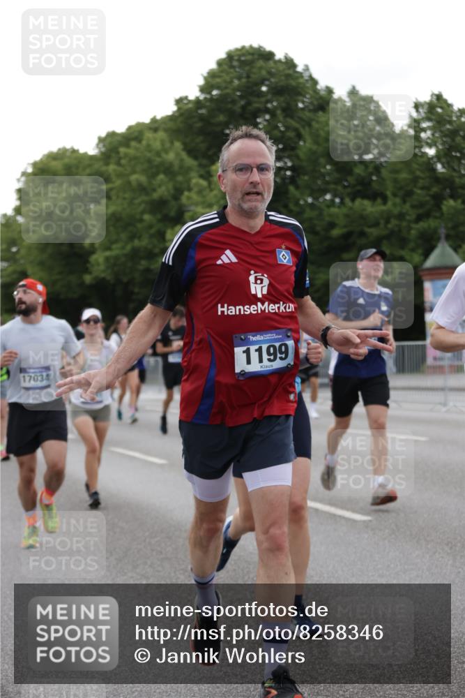29.06.2025 - hella hamburg halbmarathon Jannik Wohlers http://msf.ph/oto/8258346 29.06.2025 10:32:10 Lombardsbrücke 1199, 1640, 3365, 3653, 3660, 3670, 4857, 5783, 5871, 5941, 6228, 6312, 6315, 7308, 7309, 7468, 7531, 7633, 7702, 7749, 7750, 8127, 8303, 8625, 8840, 8993, 9010, 9188, 9706, 9765, 10002, 10013, 10048, 10203, 10277, 10354, 10470, 10624, 10770, 11076, 11205, 11248, 11972, 12443, 12470, 12864, 13335, 14159, 14301, 14788, 14888, 15071, 15086, 15088, 15147, 15171, 15364, 15569, 15847, 15997, 16129, 16187, 16898, 16999, 17041, 17167, 18069, 18706, 18927 meine-sportfotos.de