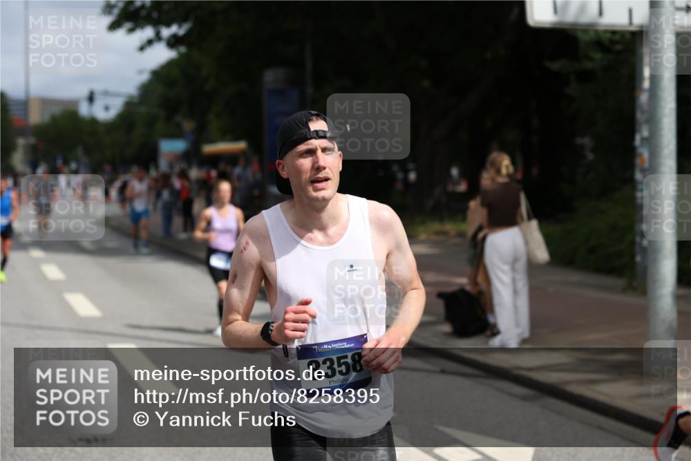29.06.2025 - hella hamburg halbmarathon Yannick Fuchs http://msf.ph/oto/8258395 29.06.2025 10:36:02 20KM 1570, 1631, 1800, 2579, 4893, 5387, 6550, 6901, 7432, 7796, 8358, 9547, 9711, 9815, 9885, 10894, 11417, 12292, 12434, 12588, 13714, 13876, 14346, 14555, 14899, 15351, 16084, 16816, 17032, 17100, 17882, 18442, 18491, 18509, 18764, 18802 meine-sportfotos.de