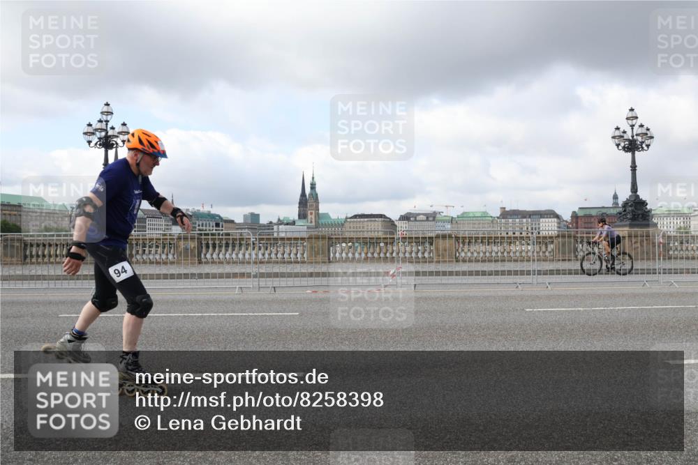 29.06.2025 - hella hamburg halbmarathon Lena Gebhardt http://msf.ph/oto/8258398 29.06.2025 09:03:30 Lombardsbrücke  meine-sportfotos.de