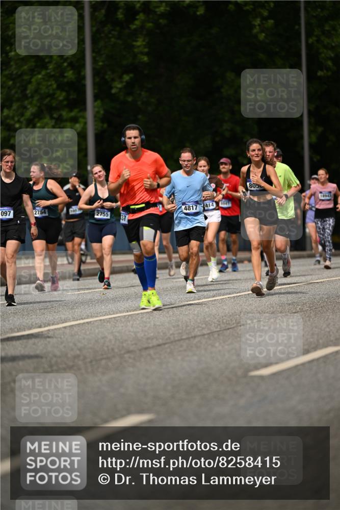 29.06.2025 - hella hamburg halbmarathon Dr. Thomas Lammeyer http://msf.ph/oto/8258415 29.06.2025 10:35:10 Kennedybrücke 1059, 1097, 1472, 1547, 1773, 1979, 2414, 2505, 2569, 2754, 2755, 2914, 3131, 3281, 3443, 4561, 4817, 5437, 5943, 6057, 6195, 6546, 6616, 6725, 6787, 7351, 7604, 7772, 8050, 8812, 8941, 9937, 10989 meine-sportfotos.de