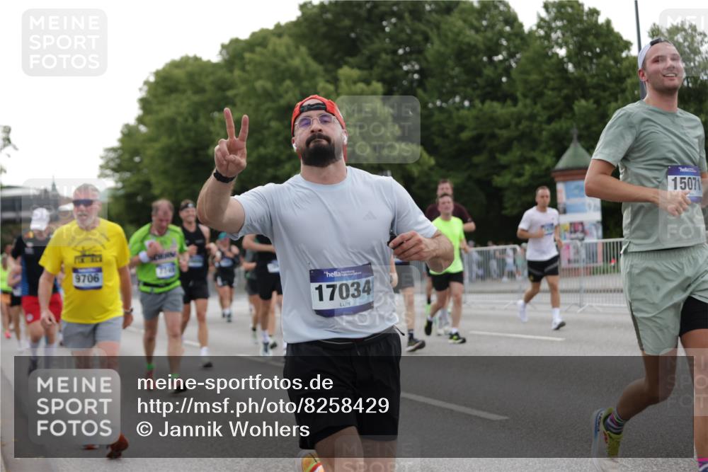 29.06.2025 - hella hamburg halbmarathon Jannik Wohlers http://msf.ph/oto/8258429 29.06.2025 10:32:11 Lombardsbrücke 1199, 1640, 2059, 3365, 3653, 3660, 3670, 4446, 4857, 5783, 5871, 5941, 6228, 6312, 6315, 7308, 7309, 7468, 7531, 7633, 7702, 7749, 7750, 8303, 8625, 8840, 8993, 9010, 9188, 9765, 10002, 10013, 10048, 10203, 10277, 10354, 10470, 10624, 10770, 11076, 11205, 11248, 11972, 12443, 12470, 12864, 13335, 14159, 14301, 14788, 14888, 15071, 15086, 15088, 15147, 15171, 15569, 15847, 15997, 16129, 16187, 16898, 16999, 17041, 17167, 18069, 18706, 18927 meine-sportfotos.de