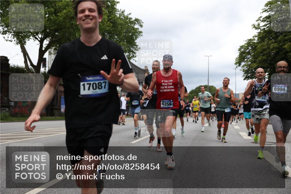29.06.2025 - hella hamburg halbmarathon Yannick Fuchs http://msf.ph/oto/8258454 29.06.2025 10:48:30 20KM 1327, 1410, 1496, 1815, 2474, 2771, 3041, 3177, 3310, 3791, 3794, 3861, 3898, 3945, 4189, 4231, 6082, 6084, 6356, 6443, 6581, 6723, 6994, 8223, 8449, 8514, 8698, 8772, 8798, 9012, 9060, 9227, 10191, 10192, 10263, 10266, 11499, 11747, 12186, 12213, 12362, 12489, 13297, 13869, 14036, 14592, 14638, 14660, 14818, 14948, 15113, 15156, 15169, 15408, 15524, 15879, 16092, 16574, 16750, 17740, 17765, 18759, 19177 meine-sportfotos.de