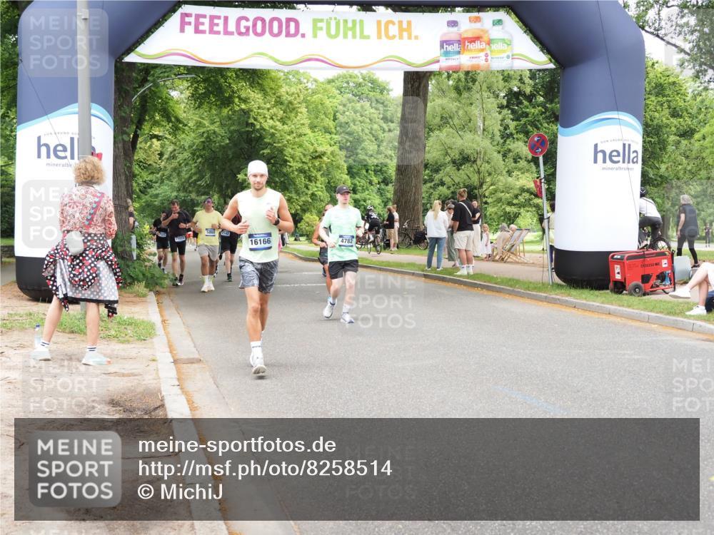 29.06.2025 - hella hamburg halbmarathon MichiJ http://msf.ph/oto/8258514 29.06.2025 10:53:16 Zwischen KM18-KM19 1790, 3461, 4286, 4322, 4782, 15678, 16099, 17638, 17880, 18261, 18655 meine-sportfotos.de