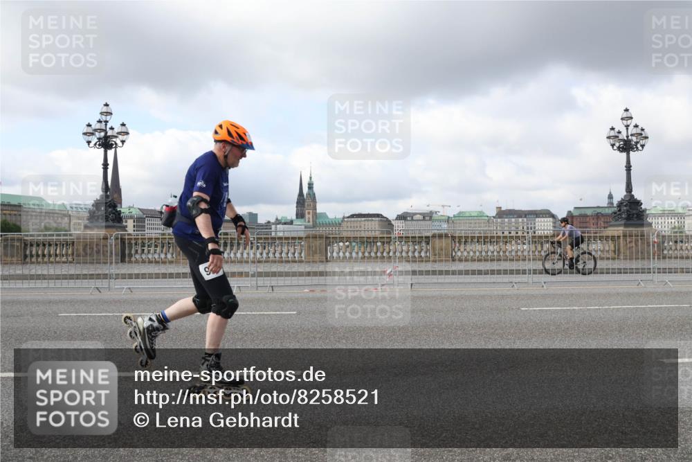 29.06.2025 - hella hamburg halbmarathon Lena Gebhardt http://msf.ph/oto/8258521 29.06.2025 09:03:30 Lombardsbrücke  meine-sportfotos.de