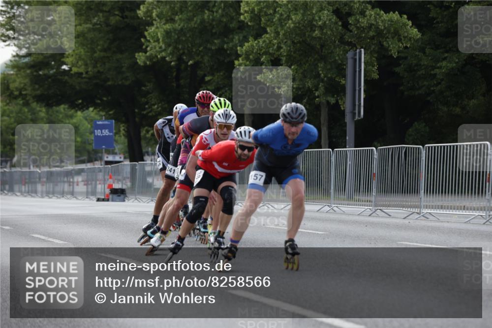 29.06.2025 - hella hamburg halbmarathon Jannik Wohlers http://msf.ph/oto/8258566 29.06.2025 08:49:24 Lombardsbrücke  meine-sportfotos.de