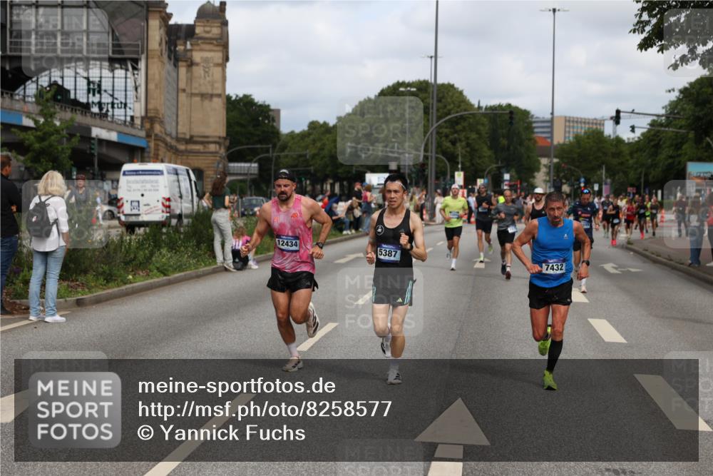 29.06.2025 - hella hamburg halbmarathon Yannick Fuchs http://msf.ph/oto/8258577 29.06.2025 10:36:05 20KM 1570, 1763, 1800, 2579, 2675, 4893, 5387, 5987, 6550, 7092, 7432, 8358, 9547, 9815, 9885, 10894, 11417, 12434, 12588, 13714, 13876, 14346, 14899, 15351, 16084, 16816, 17032, 17100, 17159, 17182, 17882, 18442, 18491, 18509, 18764, 18802 meine-sportfotos.de