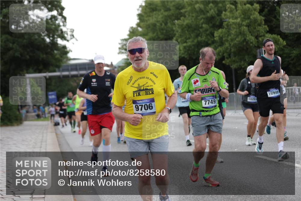 29.06.2025 - hella hamburg halbmarathon Jannik Wohlers http://msf.ph/oto/8258580 29.06.2025 10:32:12 Lombardsbrücke 1199, 1640, 2059, 3653, 3660, 3670, 4446, 4857, 5783, 5871, 5941, 6228, 6312, 6315, 7308, 7309, 7387, 7468, 7531, 7633, 7702, 7749, 7750, 8303, 8625, 8840, 8993, 9010, 9188, 9765, 10002, 10013, 10048, 10203, 10277, 10354, 10470, 10624, 10770, 11076, 11205, 11248, 12470, 12864, 13335, 14159, 14301, 14788, 14888, 15071, 15086, 15088, 15147, 15171, 15569, 15847, 15997, 16129, 16187, 16898, 16999, 17041, 17167, 18069, 18706, 18927 meine-sportfotos.de