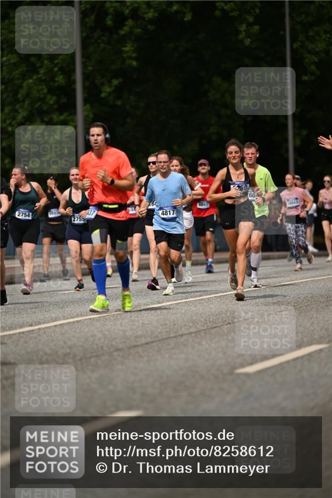 29.06.2025 - hella hamburg halbmarathon Dr. Thomas Lammeyer http://msf.ph/oto/8258612 29.06.2025 10:35:10 Kennedybrücke 1059, 1097, 1472, 1547, 1773, 1979, 2414, 2505, 2569, 2754, 2755, 2914, 3131, 3281, 3443, 4561, 4817, 5437, 5943, 6057, 6195, 6546, 6616, 6725, 6787, 7351, 7604, 7772, 8050, 8812, 8941, 9937, 10989 meine-sportfotos.de