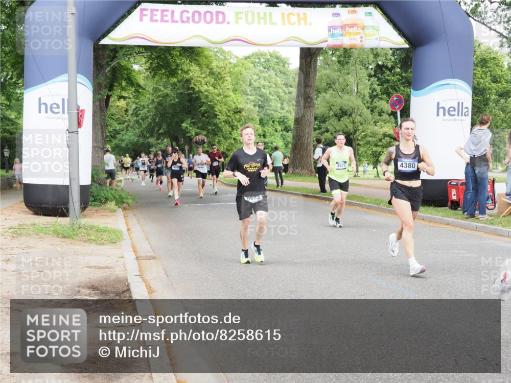 29.06.2025 - hella hamburg halbmarathon MichiJ http://msf.ph/oto/8258615 29.06.2025 10:29:40 Zwischen KM18-KM19 2675, 4380, 4634, 5007, 5014, 9358, 9885, 10978, 11062, 11922, 12365, 14555, 15164, 16599, 16816, 18399 meine-sportfotos.de