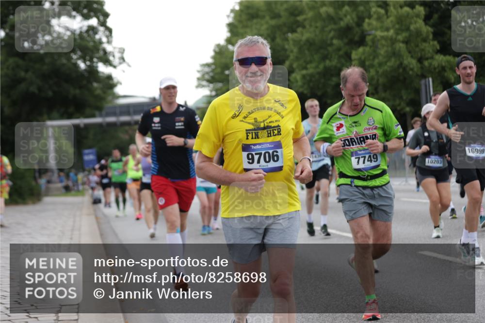 29.06.2025 - hella hamburg halbmarathon Jannik Wohlers http://msf.ph/oto/8258698 29.06.2025 10:32:13 Lombardsbrücke 1199, 1640, 2059, 3653, 3660, 3670, 4446, 5783, 5871, 5941, 6228, 6312, 6315, 7308, 7309, 7387, 7468, 7531, 7633, 7702, 7749, 7750, 8303, 8625, 8840, 9010, 9188, 10002, 10013, 10048, 10203, 10277, 10354, 10470, 10624, 10770, 11076, 11205, 11248, 12470, 12864, 13335, 14159, 14301, 14788, 14888, 15071, 15086, 15088, 15147, 15171, 15569, 15847, 15997, 16129, 16187, 16898, 16999, 17041, 17167, 18069, 18706, 18927, 19156 meine-sportfotos.de