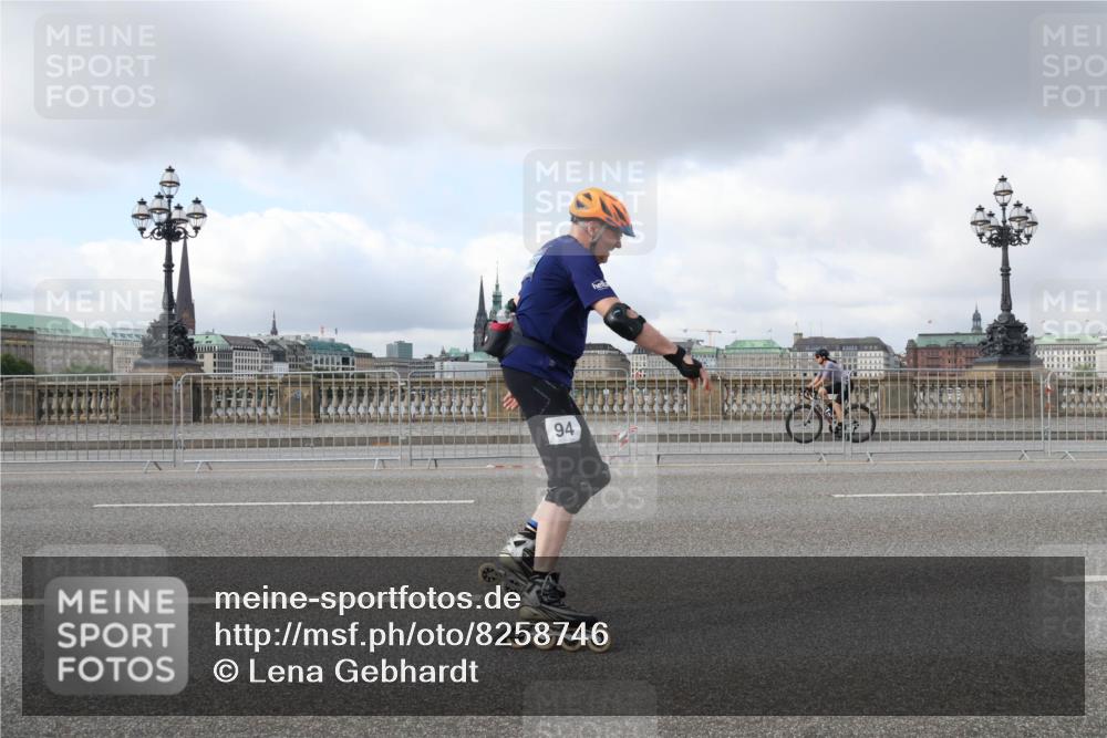29.06.2025 - hella hamburg halbmarathon Lena Gebhardt http://msf.ph/oto/8258746 29.06.2025 09:03:30 Lombardsbrücke  meine-sportfotos.de