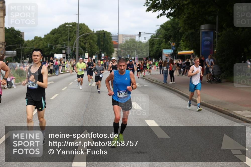 29.06.2025 - hella hamburg halbmarathon Yannick Fuchs http://msf.ph/oto/8258757 29.06.2025 10:36:06 20KM 1570, 1763, 1800, 2579, 2675, 4893, 5387, 5987, 6550, 7092, 7432, 8358, 9547, 9815, 9885, 10894, 11417, 12434, 12588, 13714, 13876, 14346, 14899, 15351, 16084, 16816, 17032, 17100, 17159, 17182, 17882, 18442, 18491, 18509, 18764, 18802 meine-sportfotos.de