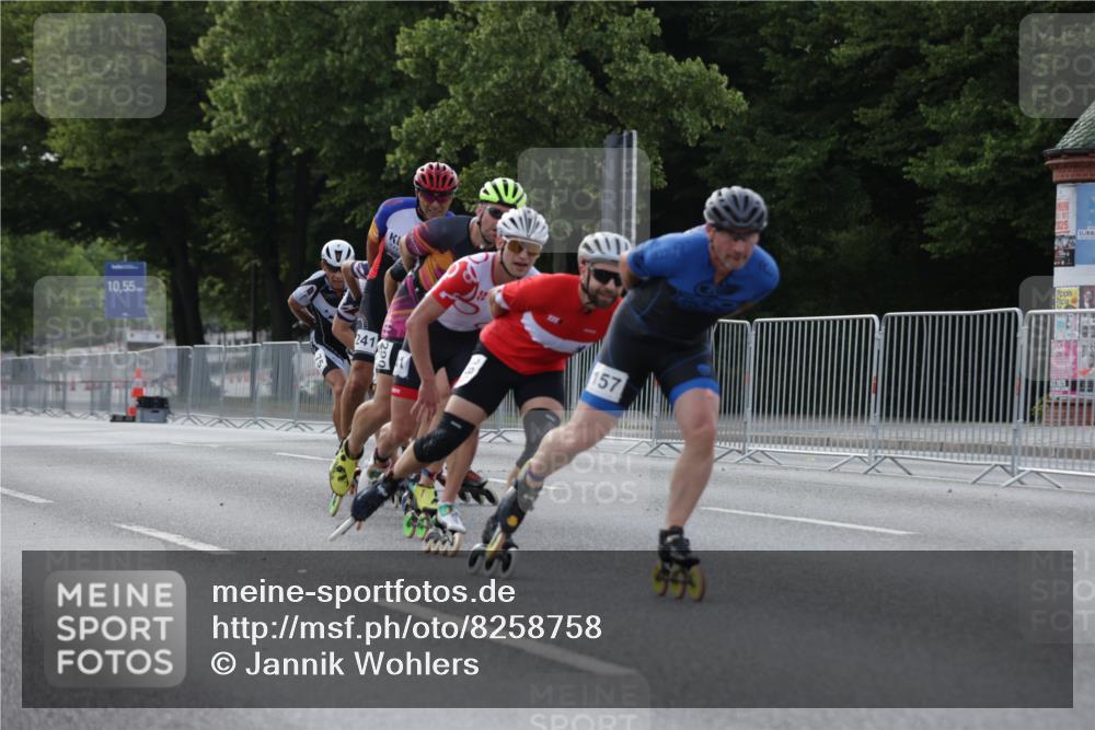 29.06.2025 - hella hamburg halbmarathon Jannik Wohlers http://msf.ph/oto/8258758 29.06.2025 08:49:24 Lombardsbrücke  meine-sportfotos.de