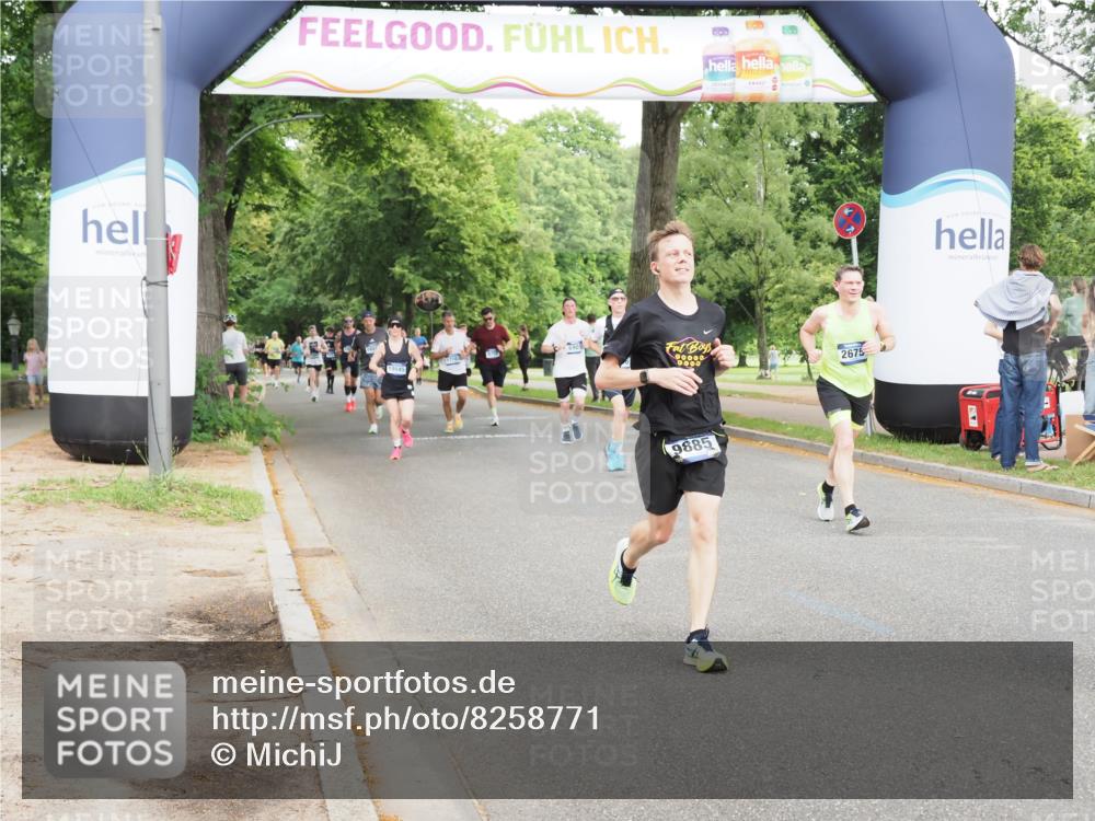 29.06.2025 - hella hamburg halbmarathon MichiJ http://msf.ph/oto/8258771 29.06.2025 10:29:40 Zwischen KM18-KM19 2675, 4380, 4634, 5007, 5014, 9358, 9885, 10978, 11062, 11922, 12365, 14555, 15164, 16599, 16816, 18399 meine-sportfotos.de