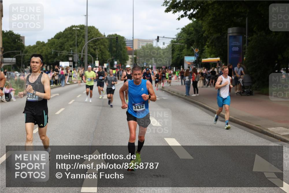 29.06.2025 - hella hamburg halbmarathon Yannick Fuchs http://msf.ph/oto/8258787 29.06.2025 10:36:06 20KM 1570, 1763, 1800, 2579, 2675, 4893, 5387, 5987, 6550, 7092, 7432, 8358, 9547, 9815, 9885, 10894, 11417, 12434, 12588, 13714, 13876, 14346, 14899, 15351, 16084, 16816, 17032, 17100, 17159, 17182, 17882, 18442, 18491, 18509, 18764, 18802 meine-sportfotos.de