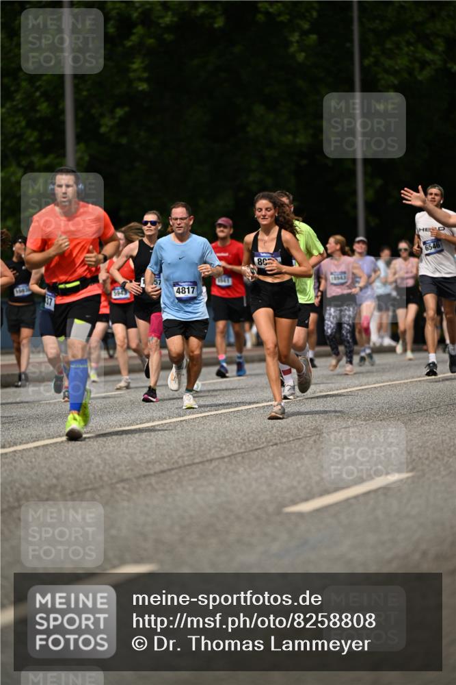 29.06.2025 - hella hamburg halbmarathon Dr. Thomas Lammeyer http://msf.ph/oto/8258808 29.06.2025 10:35:11 Kennedybrücke 1059, 1097, 1472, 1547, 1773, 1979, 2414, 2505, 2754, 2755, 2914, 3131, 3281, 3443, 4561, 4817, 5437, 5943, 6057, 6078, 6195, 6546, 6616, 6725, 6787, 7351, 7604, 7772, 8050, 8812, 8941, 9937, 10586, 10989 meine-sportfotos.de