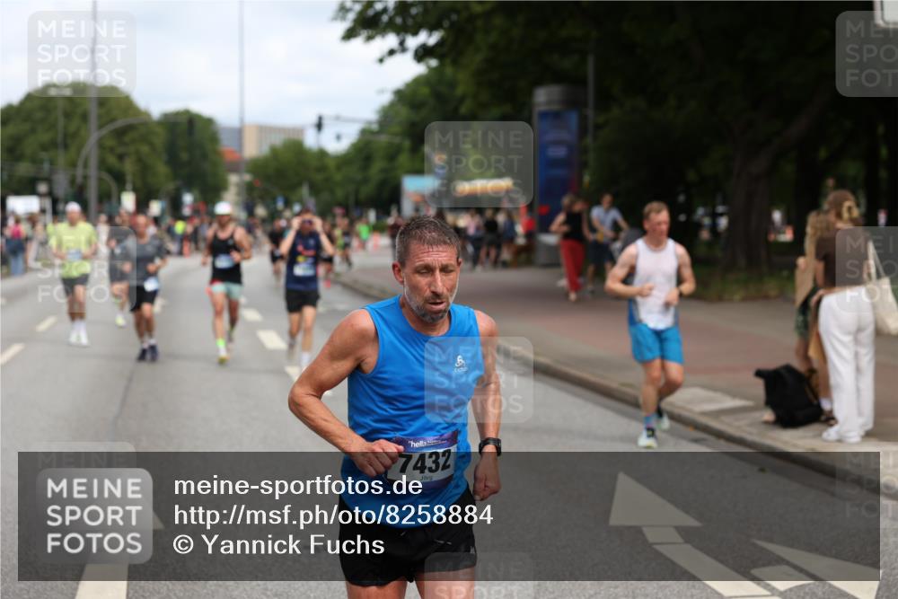 29.06.2025 - hella hamburg halbmarathon Yannick Fuchs http://msf.ph/oto/8258884 29.06.2025 10:36:07 20KM 1570, 1763, 1800, 2579, 2675, 5387, 5987, 6550, 7092, 7432, 8358, 9815, 9885, 10894, 11417, 12434, 12588, 13714, 13876, 14346, 14899, 16084, 17032, 17159, 17182, 17882, 18442, 18491, 18509, 18764, 18772, 18802 meine-sportfotos.de