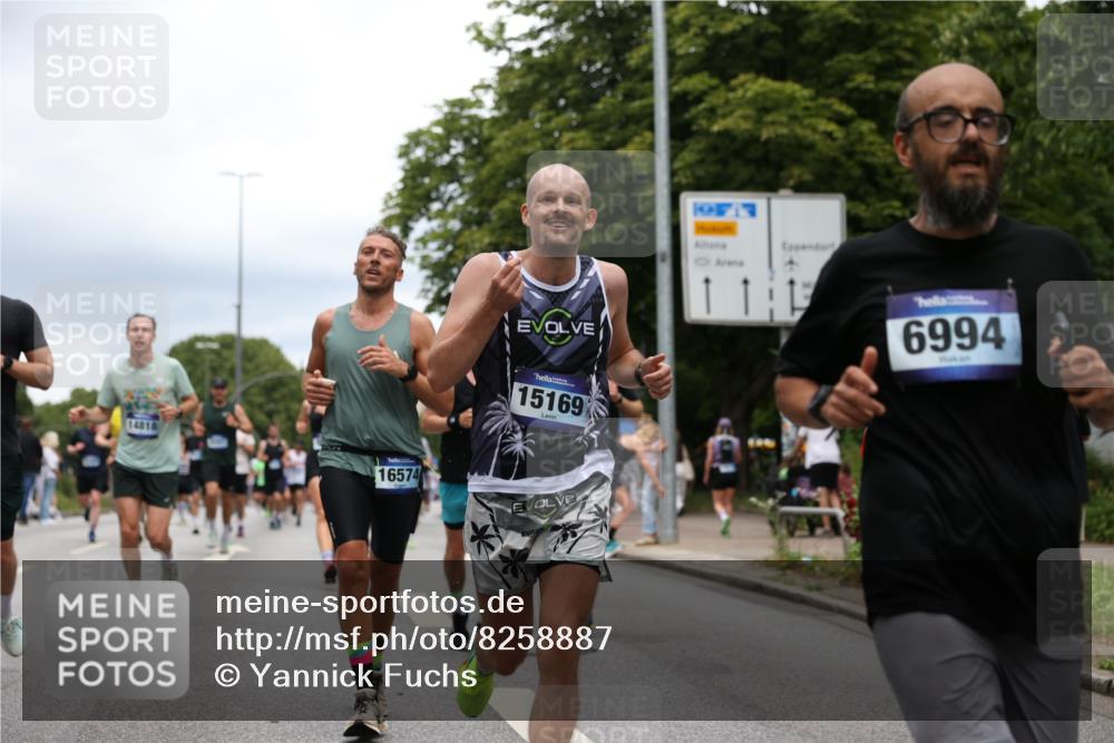 29.06.2025 - hella hamburg halbmarathon Yannick Fuchs http://msf.ph/oto/8258887 29.06.2025 10:48:31 20KM 1327, 1410, 1496, 1815, 2474, 2771, 3041, 3177, 3310, 3791, 3794, 3861, 3945, 4189, 4231, 4938, 6082, 6084, 6356, 6443, 6581, 6723, 6994, 8223, 8449, 8514, 8698, 8772, 8798, 9012, 9060, 9227, 10191, 10192, 10263, 10266, 11333, 11499, 11747, 12186, 12362, 12489, 13297, 13869, 14036, 14175, 14592, 14638, 14660, 14818, 14948, 15113, 15156, 15169, 15408, 15524, 15879, 16092, 16574, 16750, 17740, 17765, 19177 meine-sportfotos.de