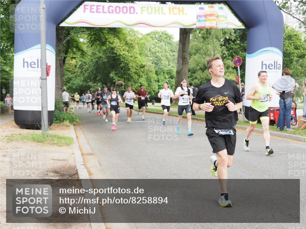 29.06.2025 - hella hamburg halbmarathon MichiJ http://msf.ph/oto/8258894 29.06.2025 10:29:41 Zwischen KM18-KM19 1136, 2675, 4380, 5007, 9358, 9885, 10978, 11062, 11922, 12365, 14555, 15164, 16816, 18399 meine-sportfotos.de