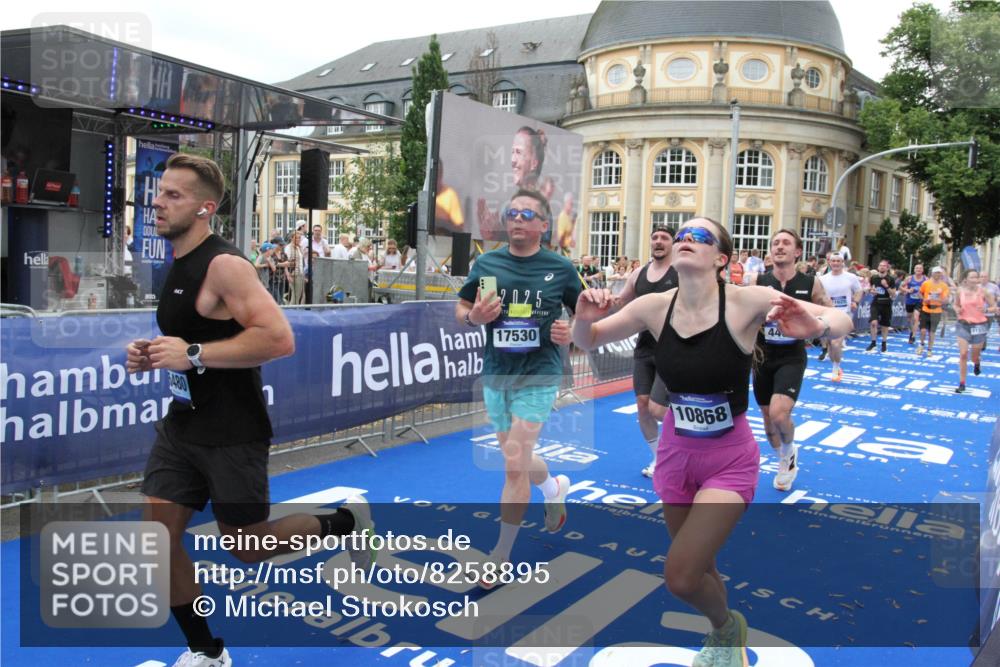 29.06.2025 - hella hamburg halbmarathon Michael Strokosch http://msf.ph/oto/8258895 29.06.2025 10:51:18 Ziel 1461, 1817, 2636, 2718, 4404, 4814, 5600, 6027, 6657, 8316, 8930, 9476, 10480, 10667, 10868, 11512, 11625, 11733, 12016, 13073, 15480, 17530, 18019 meine-sportfotos.de
