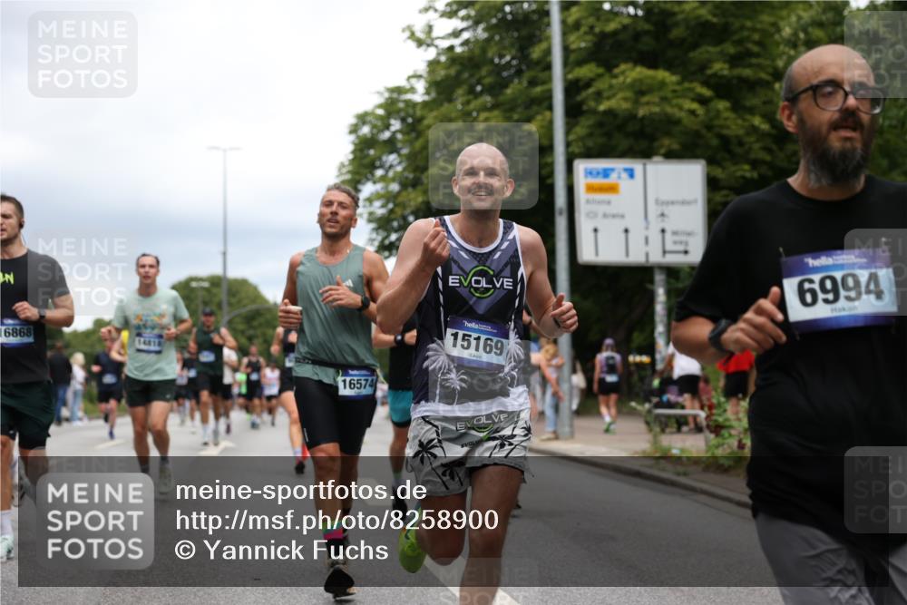29.06.2025 - hella hamburg halbmarathon Yannick Fuchs http://msf.ph/oto/8258900 29.06.2025 10:48:31 20KM 1327, 1410, 1496, 1815, 2474, 2771, 3041, 3177, 3310, 3791, 3794, 3861, 3945, 4189, 4231, 4938, 6082, 6084, 6356, 6443, 6581, 6723, 6994, 8223, 8449, 8514, 8698, 8772, 8798, 9012, 9060, 9227, 10191, 10192, 10263, 10266, 11333, 11499, 11747, 12186, 12362, 12489, 13297, 13869, 14036, 14175, 14592, 14638, 14660, 14818, 14948, 15113, 15156, 15169, 15408, 15524, 15879, 16092, 16574, 16750, 17740, 17765, 19177 meine-sportfotos.de