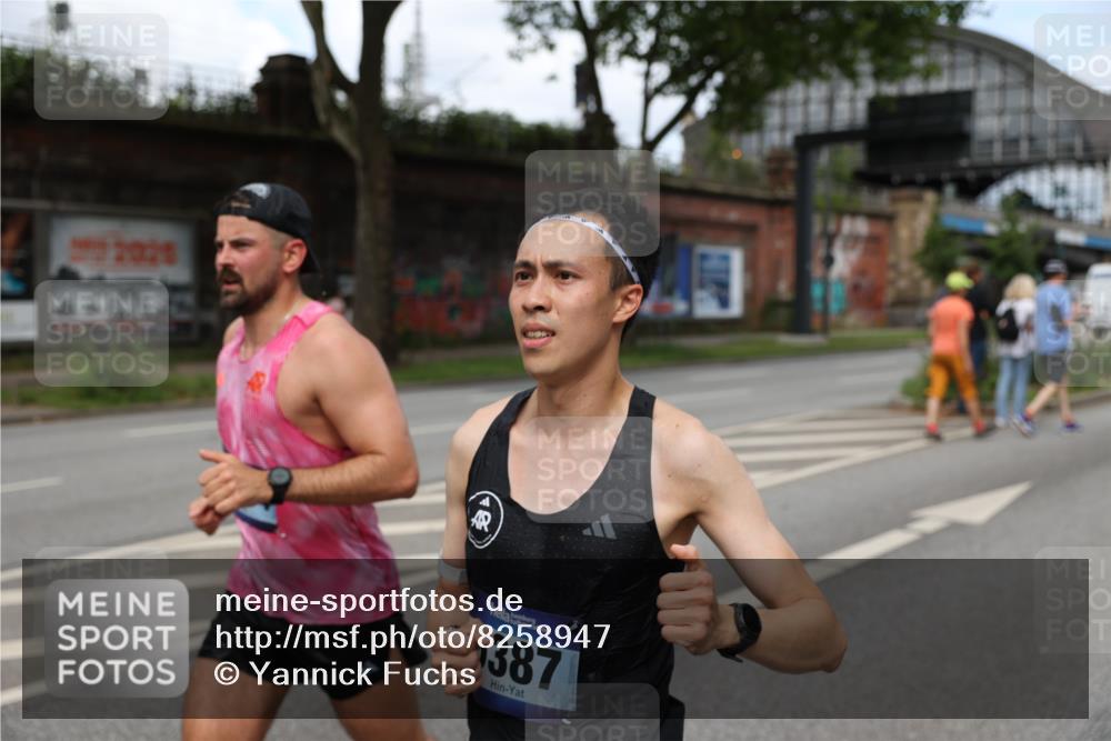 29.06.2025 - hella hamburg halbmarathon Yannick Fuchs http://msf.ph/oto/8258947 29.06.2025 10:36:08 20KM 1570, 1763, 1800, 2579, 2675, 5387, 5987, 6550, 6593, 7092, 7432, 8358, 9815, 10894, 11417, 12434, 12588, 13714, 13876, 14346, 14899, 15521, 16084, 17032, 17159, 17182, 17882, 18442, 18491, 18509, 18764, 18772, 18802 meine-sportfotos.de