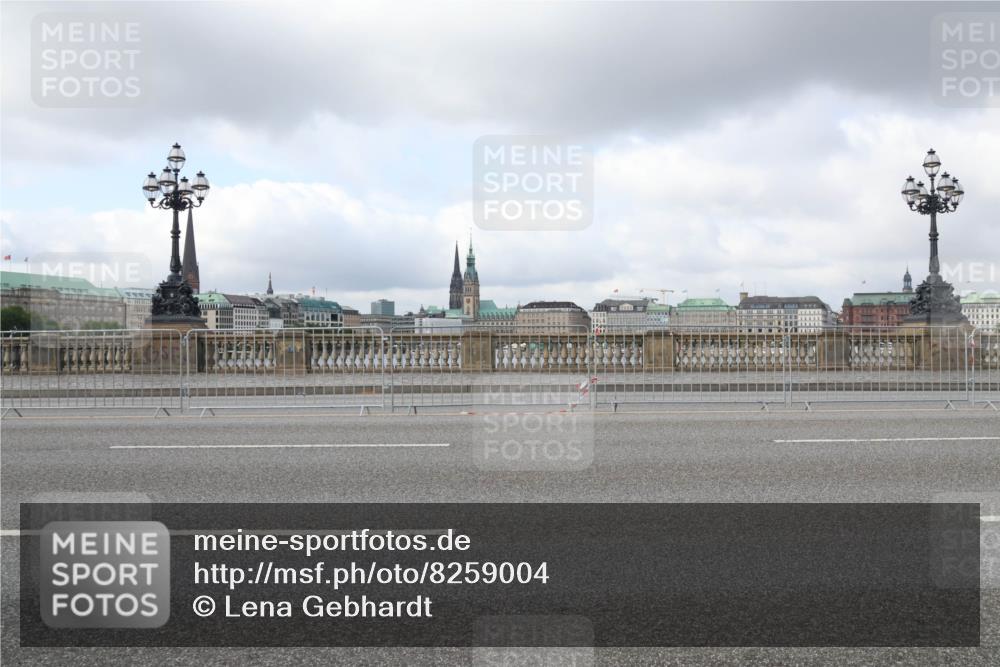 29.06.2025 - hella hamburg halbmarathon Lena Gebhardt http://msf.ph/oto/8259004 29.06.2025 09:03:34 Lombardsbrücke  meine-sportfotos.de