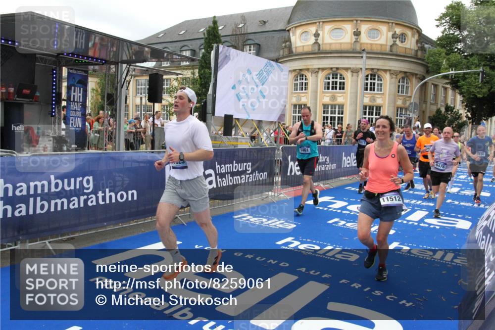 29.06.2025 - hella hamburg halbmarathon Michael Strokosch http://msf.ph/oto/8259061 29.06.2025 10:51:20 Ziel 1461, 1817, 2636, 2718, 4404, 4814, 5600, 6657, 6776, 8316, 8930, 9476, 10480, 10667, 10868, 11512, 11625, 12016, 13047, 14865, 14994, 15480, 17530, 18019 meine-sportfotos.de
