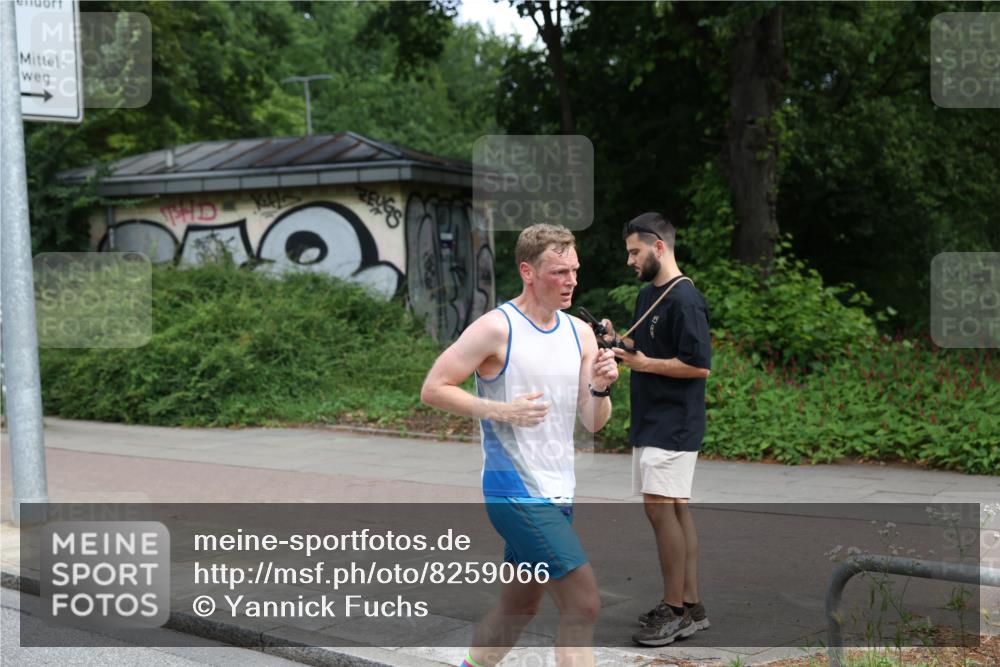 29.06.2025 - hella hamburg halbmarathon Yannick Fuchs http://msf.ph/oto/8259066 29.06.2025 10:36:09 20KM 1570, 1763, 1800, 2579, 2675, 5387, 5987, 6593, 7092, 7432, 8358, 9815, 10415, 10894, 11417, 12434, 12588, 13714, 13876, 14346, 14899, 15521, 16084, 17032, 17159, 17182, 17882, 18442, 18491, 18509, 18764, 18772, 18802, 19046 meine-sportfotos.de