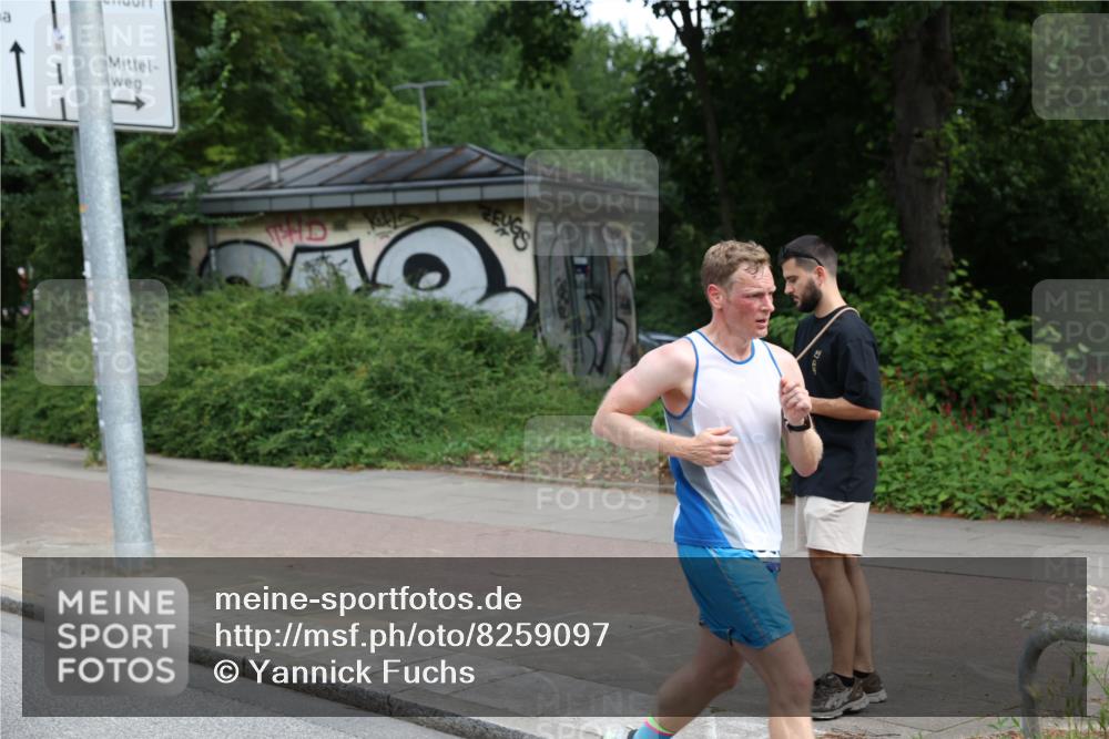 29.06.2025 - hella hamburg halbmarathon Yannick Fuchs http://msf.ph/oto/8259097 29.06.2025 10:36:09 20KM 1570, 1763, 1800, 2579, 2675, 5387, 5987, 6593, 7092, 7432, 8358, 9815, 10415, 10894, 11417, 12434, 12588, 13714, 13876, 14346, 14899, 15521, 16084, 17032, 17159, 17182, 17882, 18442, 18491, 18509, 18764, 18772, 18802, 19046 meine-sportfotos.de