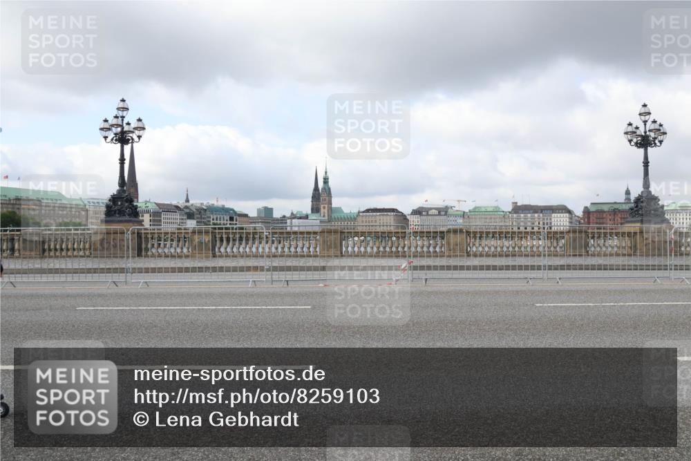 29.06.2025 - hella hamburg halbmarathon Lena Gebhardt http://msf.ph/oto/8259103 29.06.2025 09:03:34 Lombardsbrücke  meine-sportfotos.de