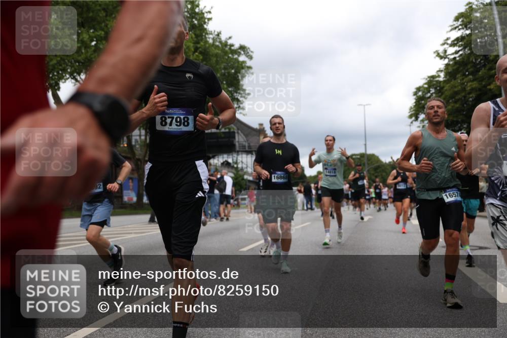 29.06.2025 - hella hamburg halbmarathon Yannick Fuchs http://msf.ph/oto/8259150 29.06.2025 10:48:31 20KM 1327, 1410, 1496, 1815, 2474, 2771, 3041, 3177, 3310, 3791, 3794, 3861, 3945, 4189, 4231, 4938, 6082, 6084, 6356, 6443, 6581, 6723, 6994, 8223, 8449, 8514, 8698, 8772, 8798, 9012, 9060, 9227, 10191, 10192, 10263, 10266, 11333, 11499, 11747, 12186, 12362, 12489, 13297, 13869, 14036, 14175, 14592, 14638, 14660, 14818, 14948, 15113, 15156, 15169, 15408, 15524, 15879, 16092, 16574, 16750, 17740, 17765, 19177 meine-sportfotos.de