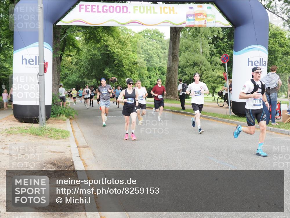 29.06.2025 - hella hamburg halbmarathon MichiJ http://msf.ph/oto/8259153 29.06.2025 10:29:42 Zwischen KM18-KM19 1136, 2675, 4380, 6901, 9358, 9885, 10978, 11062, 12365, 14555, 15164, 16816, 17182, 18045, 18399 meine-sportfotos.de
