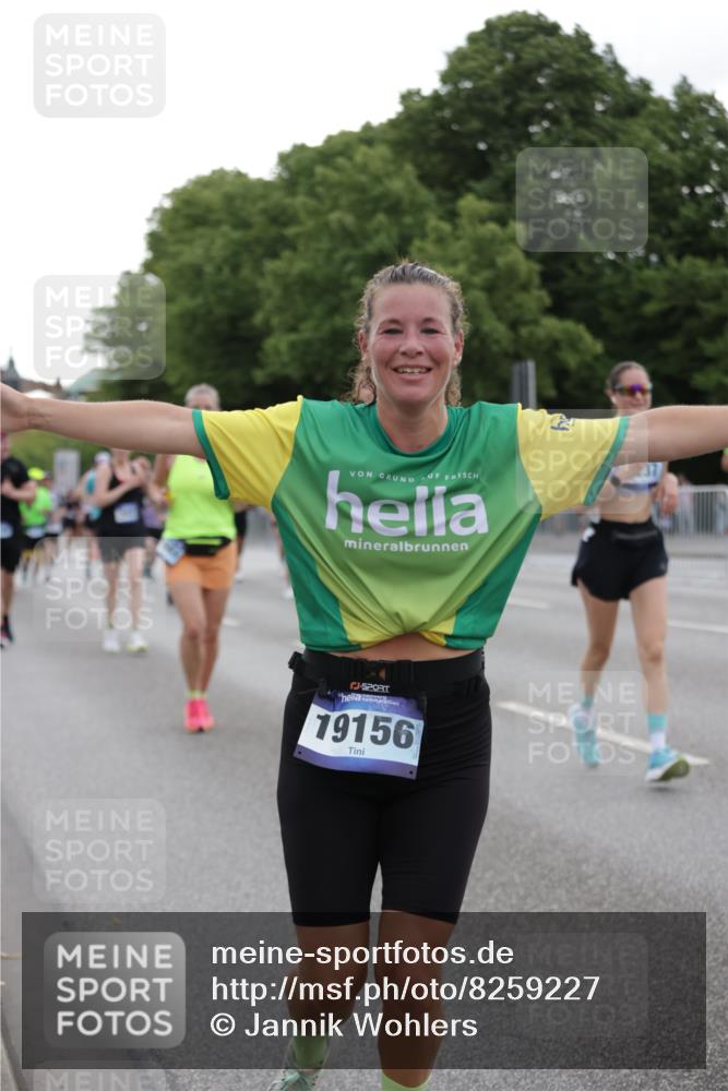 29.06.2025 - hella hamburg halbmarathon Jannik Wohlers http://msf.ph/oto/8259227 29.06.2025 10:32:23 Lombardsbrücke 1078, 1237, 1732, 2059, 2276, 3422, 3660, 3670, 3708, 3753, 4446, 6040, 6861, 7308, 7309, 7387, 7531, 7633, 7749, 7750, 8170, 8839, 9010, 9034, 9188, 9542, 10013, 10048, 10203, 10277, 10470, 10770, 11076, 11248, 11756, 12423, 12424, 12470, 12508, 12907, 13789, 14301, 14347, 15171, 15997, 16129, 16502, 16702, 16898, 16999, 17041, 17102, 17167, 17508, 17664, 18069, 18502, 18706, 18927, 19156 meine-sportfotos.de