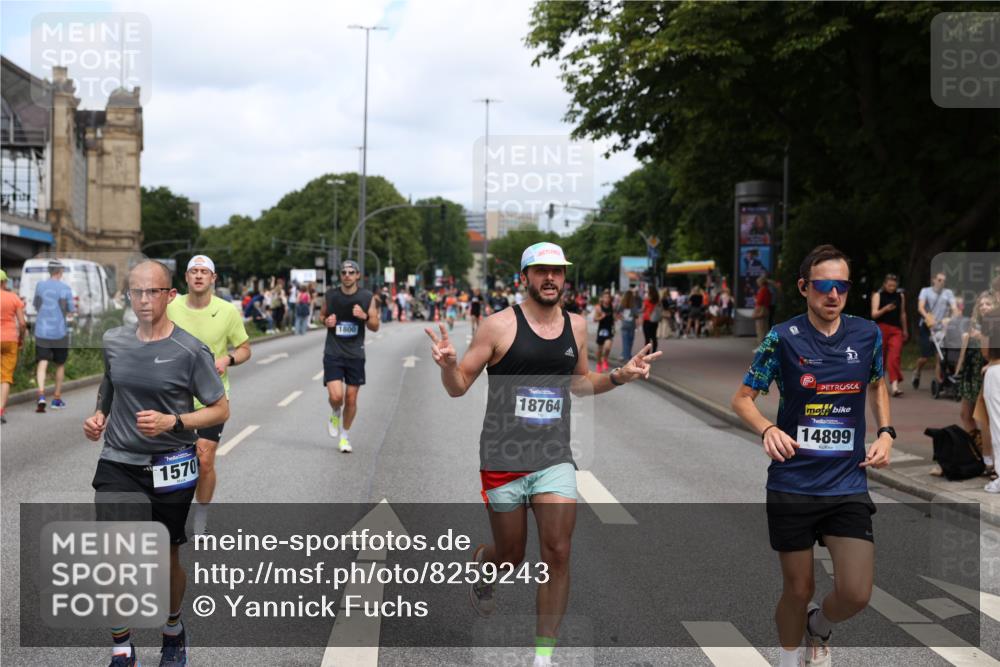 29.06.2025 - hella hamburg halbmarathon Yannick Fuchs http://msf.ph/oto/8259243 29.06.2025 10:36:11 20KM 1570, 1763, 1800, 2579, 2675, 5387, 5987, 6593, 7092, 7432, 8358, 9815, 10415, 10894, 11417, 12434, 12588, 13714, 13876, 14346, 14899, 15521, 16084, 17032, 17159, 17182, 17882, 18442, 18491, 18509, 18764, 18772, 18802, 19046 meine-sportfotos.de