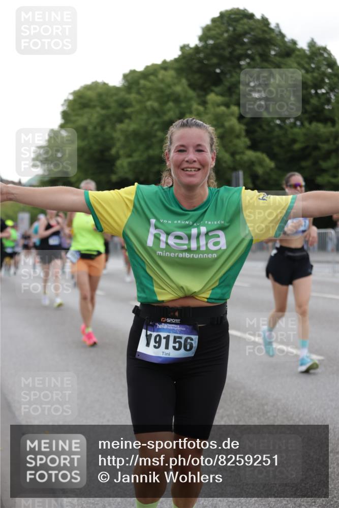 29.06.2025 - hella hamburg halbmarathon Jannik Wohlers http://msf.ph/oto/8259251 29.06.2025 10:32:23 Lombardsbrücke 1078, 1237, 1732, 2059, 2276, 3422, 3660, 3670, 3708, 3753, 4446, 6040, 6861, 7308, 7309, 7387, 7531, 7633, 7749, 7750, 8170, 8839, 9010, 9034, 9188, 9542, 10013, 10048, 10203, 10277, 10470, 10770, 11076, 11248, 11756, 12423, 12424, 12470, 12508, 12907, 13789, 14301, 14347, 15171, 15997, 16129, 16502, 16702, 16898, 16999, 17041, 17102, 17167, 17508, 17664, 18069, 18502, 18706, 18927, 19156 meine-sportfotos.de