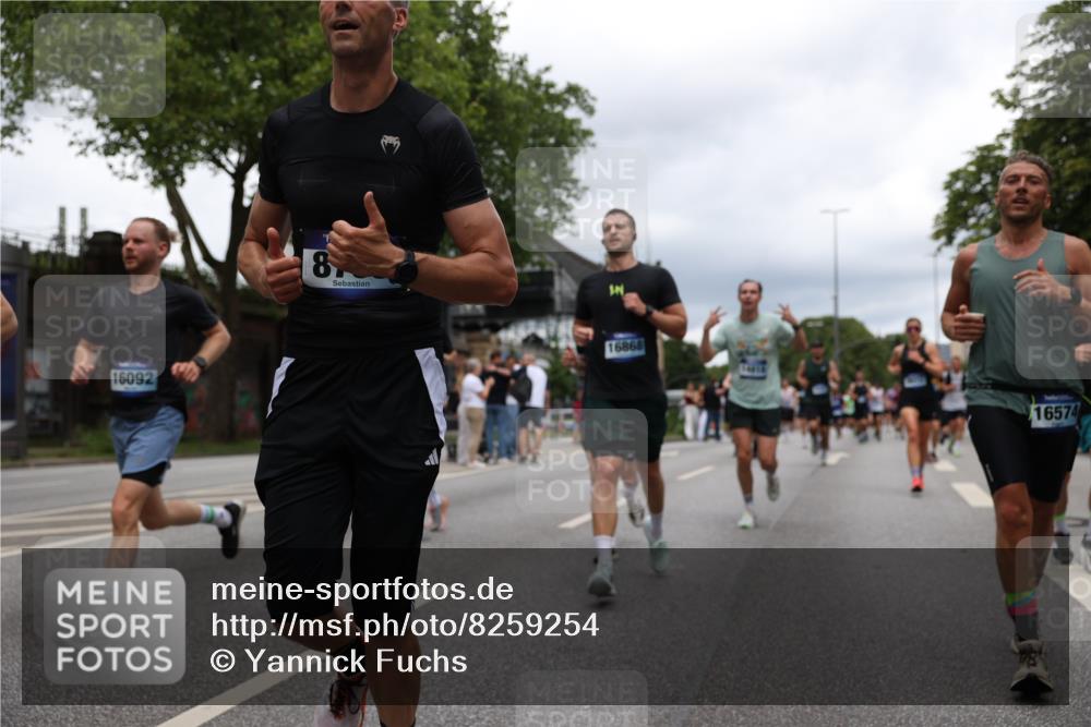 29.06.2025 - hella hamburg halbmarathon Yannick Fuchs http://msf.ph/oto/8259254 29.06.2025 10:48:31 20KM 1327, 1410, 1496, 1815, 2474, 2771, 3041, 3177, 3310, 3791, 3794, 3861, 3945, 4189, 4231, 4938, 6082, 6084, 6356, 6443, 6581, 6723, 6994, 8223, 8449, 8514, 8698, 8772, 8798, 9012, 9060, 9227, 10191, 10192, 10263, 10266, 11333, 11499, 11747, 12186, 12362, 12489, 13297, 13869, 14036, 14175, 14592, 14638, 14660, 14818, 14948, 15113, 15156, 15169, 15408, 15524, 15879, 16092, 16574, 16750, 17740, 17765, 19177 meine-sportfotos.de