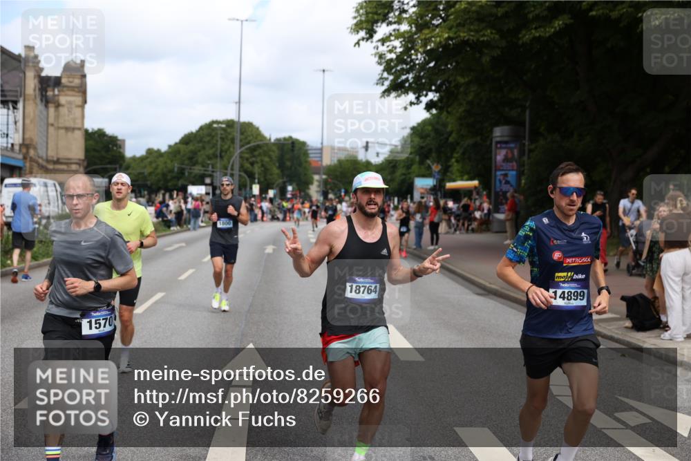 29.06.2025 - hella hamburg halbmarathon Yannick Fuchs http://msf.ph/oto/8259266 29.06.2025 10:36:11 20KM 1570, 1763, 1800, 2579, 2675, 5387, 5987, 6593, 7092, 7432, 8358, 9815, 10415, 10894, 11417, 12434, 12588, 13714, 13876, 14346, 14899, 15521, 16084, 17032, 17159, 17182, 17882, 18442, 18491, 18509, 18764, 18772, 18802, 19046 meine-sportfotos.de