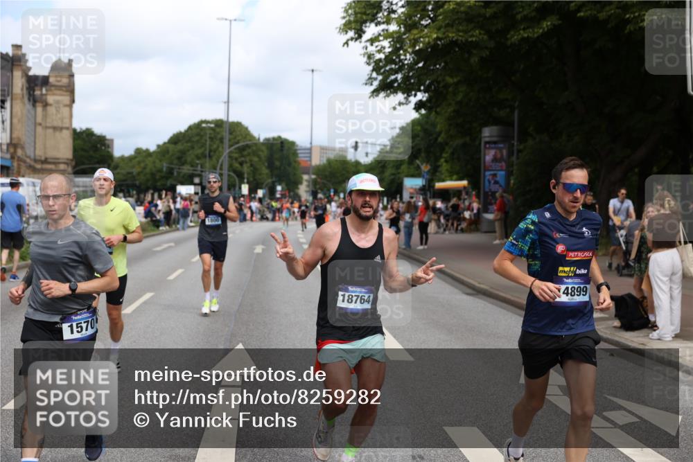 29.06.2025 - hella hamburg halbmarathon Yannick Fuchs http://msf.ph/oto/8259282 29.06.2025 10:36:11 20KM 1570, 1763, 1800, 2579, 2675, 5387, 5987, 6593, 7092, 7432, 8358, 9815, 10415, 10894, 11417, 12434, 12588, 13714, 13876, 14346, 14899, 15521, 16084, 17032, 17159, 17182, 17882, 18442, 18491, 18509, 18764, 18772, 18802, 19046 meine-sportfotos.de