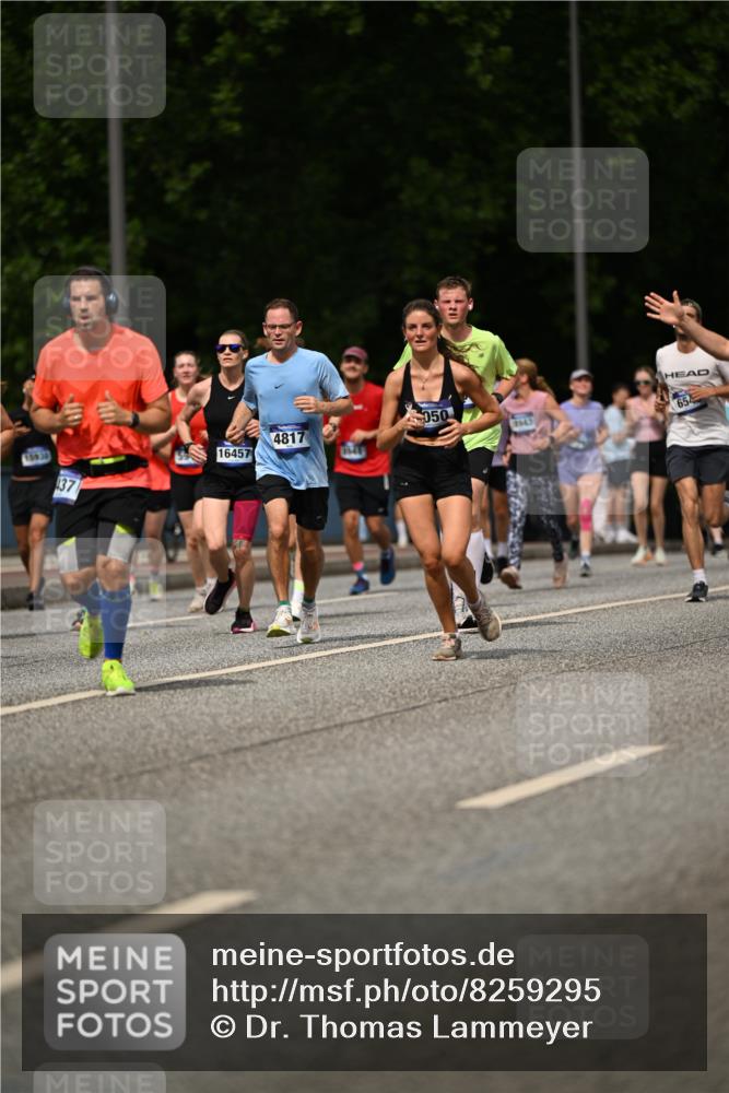 29.06.2025 - hella hamburg halbmarathon Dr. Thomas Lammeyer http://msf.ph/oto/8259295 29.06.2025 10:35:11 Kennedybrücke 1059, 1097, 1472, 1547, 1773, 1979, 2414, 2505, 2754, 2755, 2914, 3131, 3281, 3443, 4561, 4817, 5437, 5943, 6057, 6078, 6195, 6546, 6616, 6725, 6787, 7351, 7604, 7772, 8050, 8812, 8941, 9937, 10586, 10989 meine-sportfotos.de