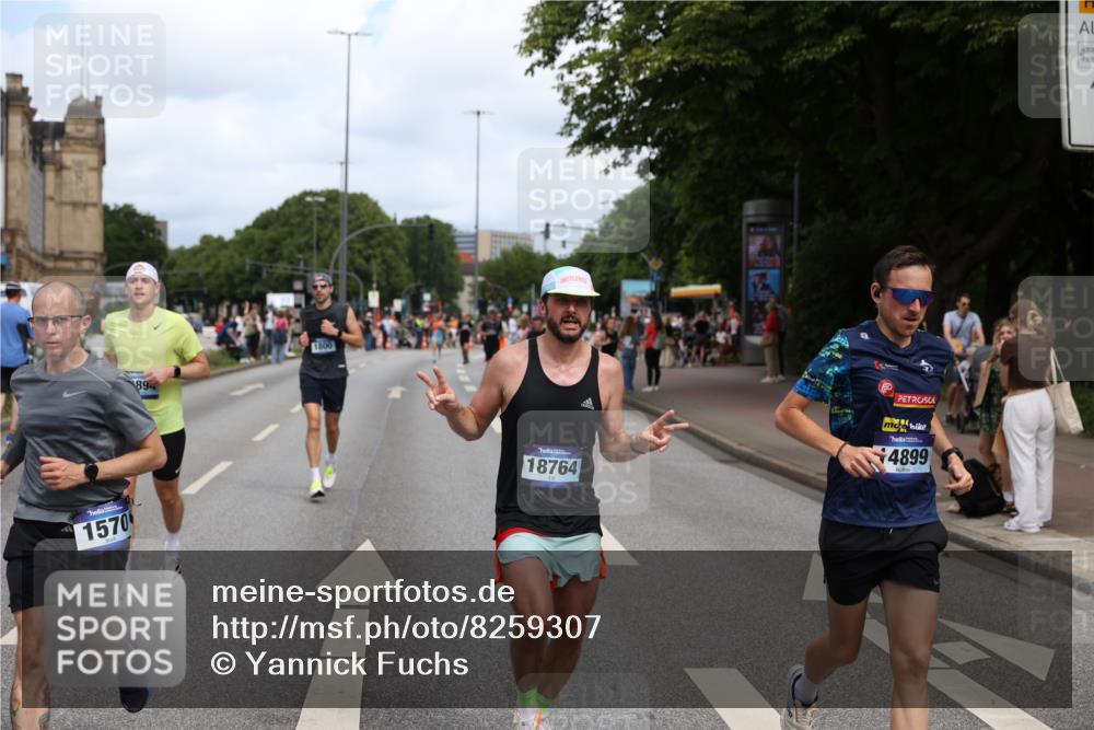 29.06.2025 - hella hamburg halbmarathon Yannick Fuchs http://msf.ph/oto/8259307 29.06.2025 10:36:11 20KM 1570, 1763, 1800, 2579, 2675, 5387, 5987, 6593, 7092, 7432, 8358, 9815, 10415, 10894, 11417, 12434, 12588, 13714, 13876, 14346, 14899, 15521, 16084, 17032, 17159, 17182, 17882, 18442, 18491, 18509, 18764, 18772, 18802, 19046 meine-sportfotos.de