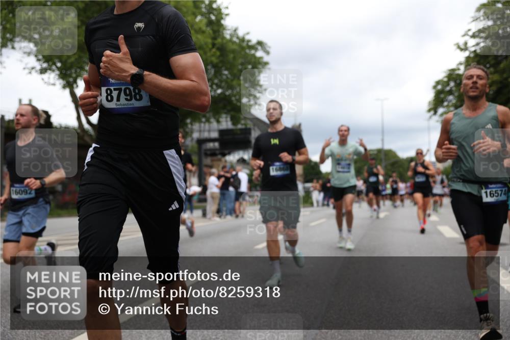 29.06.2025 - hella hamburg halbmarathon Yannick Fuchs http://msf.ph/oto/8259318 29.06.2025 10:48:31 20KM 1327, 1410, 1496, 1815, 2474, 2771, 3041, 3177, 3310, 3791, 3794, 3861, 3945, 4189, 4231, 4938, 6082, 6084, 6356, 6443, 6581, 6723, 6994, 8223, 8449, 8514, 8698, 8772, 8798, 9012, 9060, 9227, 10191, 10192, 10263, 10266, 11333, 11499, 11747, 12186, 12362, 12489, 13297, 13869, 14036, 14175, 14592, 14638, 14660, 14818, 14948, 15113, 15156, 15169, 15408, 15524, 15879, 16092, 16574, 16750, 17740, 17765, 19177 meine-sportfotos.de