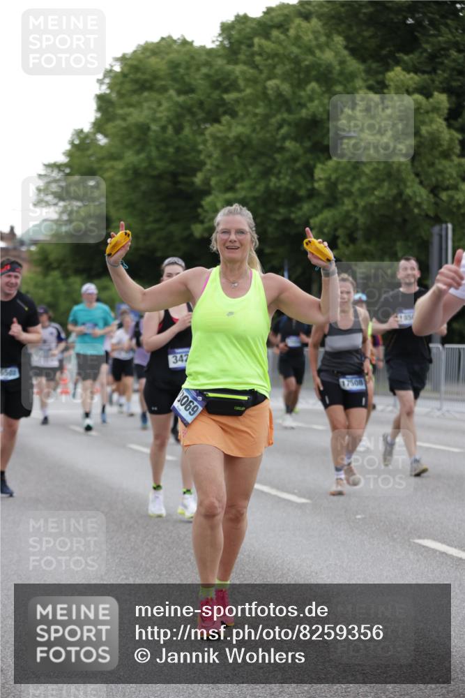 29.06.2025 - hella hamburg halbmarathon Jannik Wohlers http://msf.ph/oto/8259356 29.06.2025 10:32:25 Lombardsbrücke 1078, 1237, 1732, 2059, 2276, 3422, 3660, 3670, 3708, 3753, 4446, 4555, 6040, 6861, 7308, 7309, 7387, 7531, 7749, 7750, 8170, 8839, 9010, 9034, 9188, 9471, 9542, 9768, 10013, 10048, 10203, 10277, 10470, 10770, 11076, 11248, 11756, 12423, 12424, 12470, 12508, 12907, 13789, 14301, 14347, 15171, 15997, 16129, 16502, 16702, 16898, 16999, 17041, 17102, 17157, 17167, 17317, 17508, 17664, 18502, 18706, 18927, 19156, 19213 meine-sportfotos.de