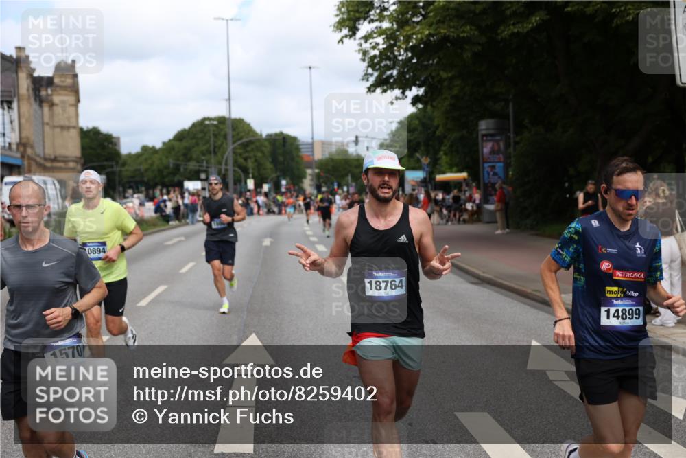 29.06.2025 - hella hamburg halbmarathon Yannick Fuchs http://msf.ph/oto/8259402 29.06.2025 10:36:11 20KM 1570, 1763, 1800, 2579, 2675, 5387, 5987, 6593, 7092, 7432, 8358, 9815, 10415, 10894, 11417, 12434, 12588, 13714, 13876, 14346, 14899, 15521, 16084, 17032, 17159, 17182, 17882, 18442, 18491, 18509, 18764, 18772, 18802, 19046 meine-sportfotos.de